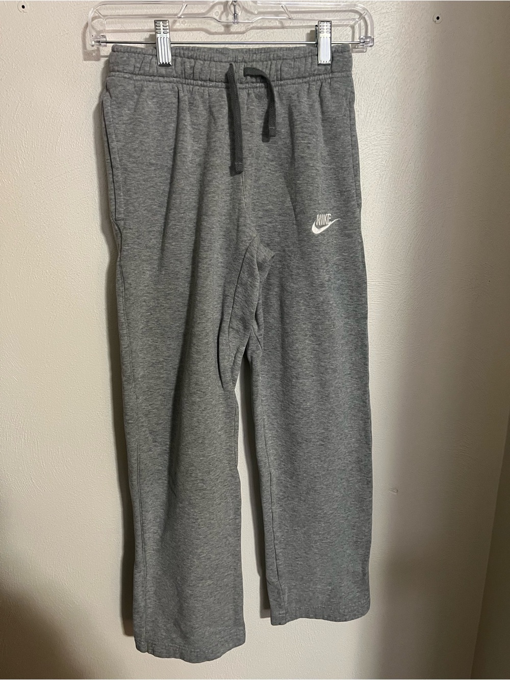 NIKE Classic Club Fleece Sportswear Athleisure Athletic Sweatpants Grey Boys Lg